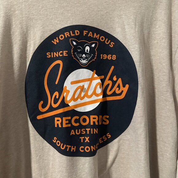 Old Navy Scratch’s Records Tan Long Sleeve Top Men’s Size XL NWOT Austin Texas - Picture 3 of 15